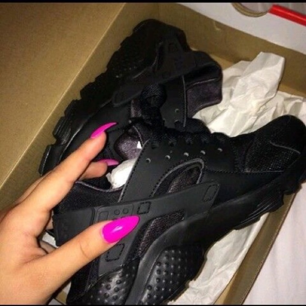 Hurraches 6.5 youth/8.5 in woman’s😍